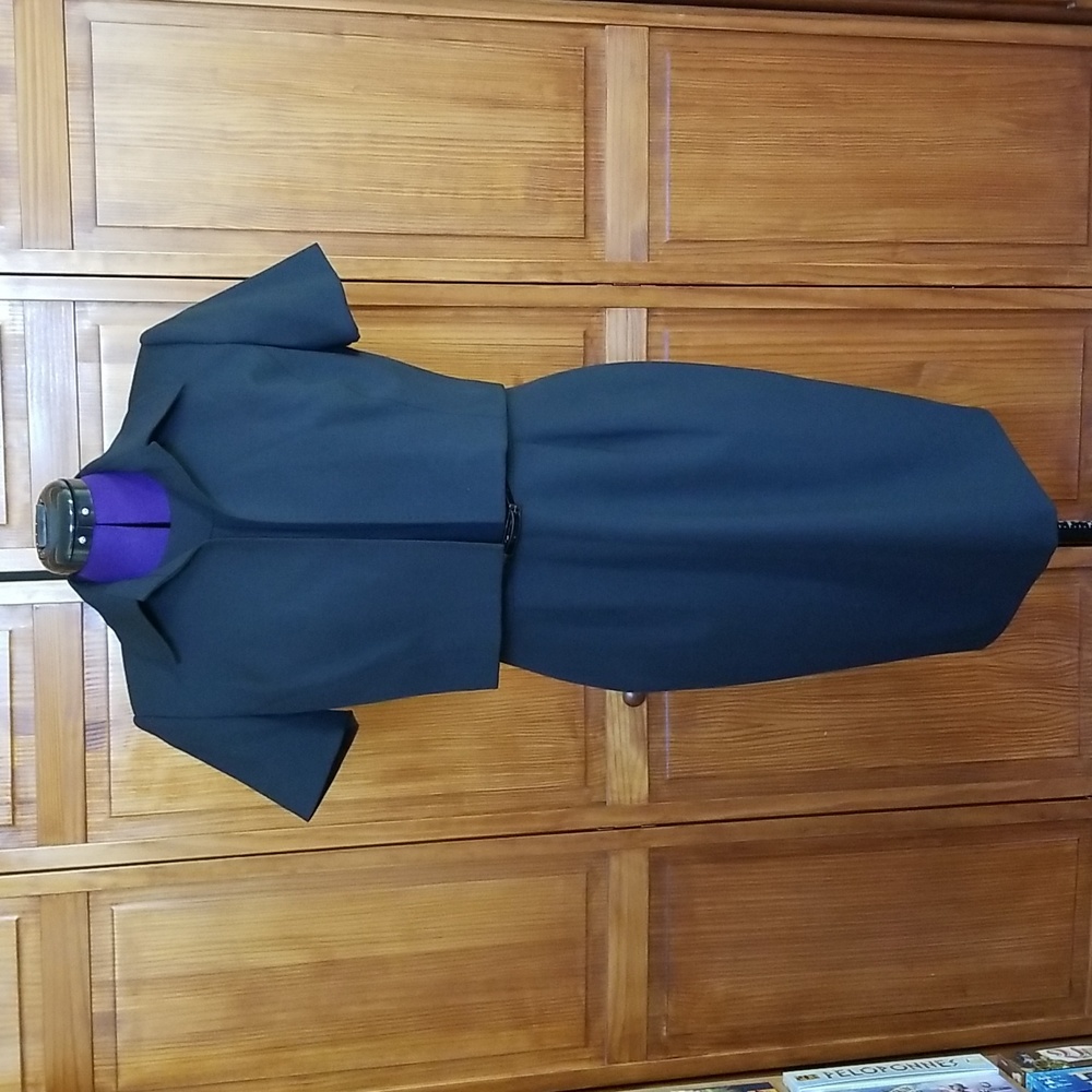 Ann Klein dress suit in black.  Size 8P